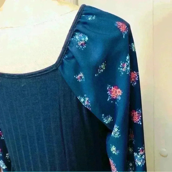 Haptics Boutique Navy Baby Doll Floral Raglan Sleeves and Square Neck size Small - Picture 8 of 11